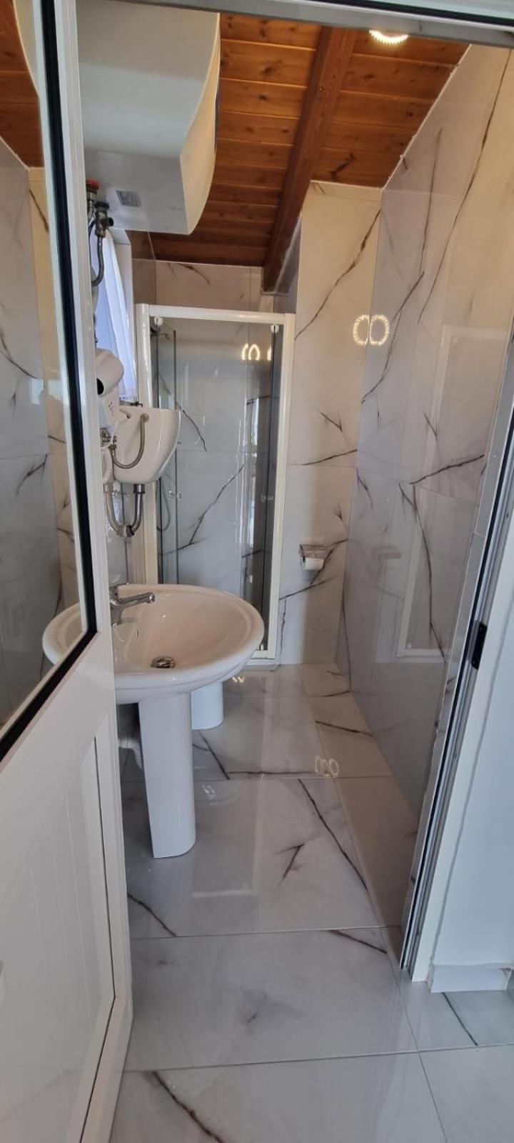 Hotel Restorant Olti Shetaj Kültér fotó